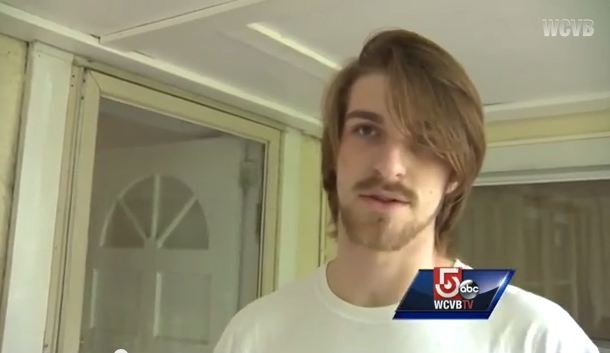 ΗΠΑ: Μασκοφόρος εισβάλλει σε σπίτια και γαργαλάει πόδια! (video+photos)