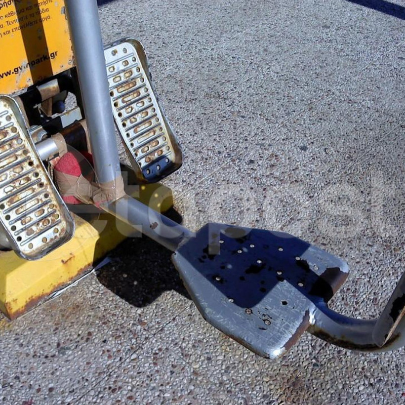 Σκουριά και εγκατάλειψη στο γυμναστήριο του Καράβολα