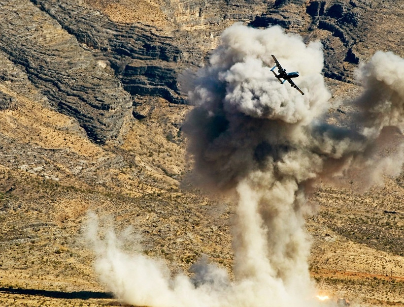 Δεν θα σταματούν να βομβαρδίζουν: Θα κατεβάσουν το βουνό οι Πιλότοι!(vid)