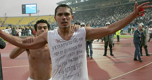 Σαν σήμερα: Ο «μάγος» Ζιοβάνι υπογράφει στον Ολυμπιακό (photos+videos)