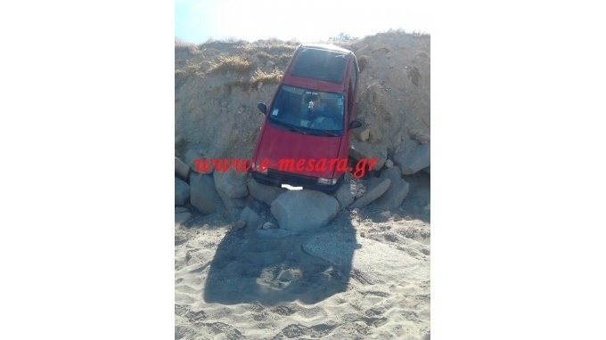 Κρήτη: Αυτοκίνητο πήγε για… μπάνιο (pics)