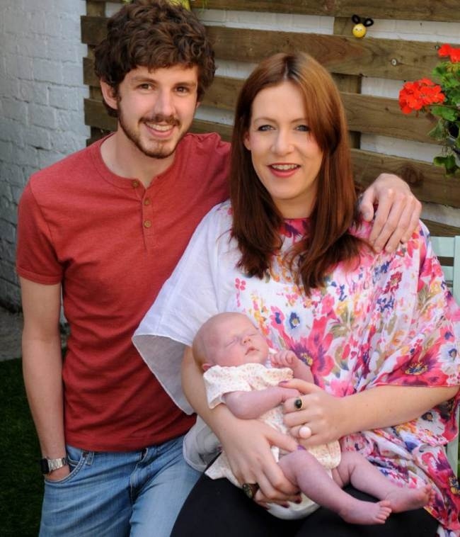 Γέννησε και έκανε μαστεκτομή (pics)