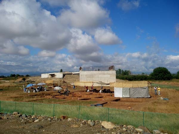 Εντυπωσιακή νεολιθική εγκατάσταση στην Καστοριά