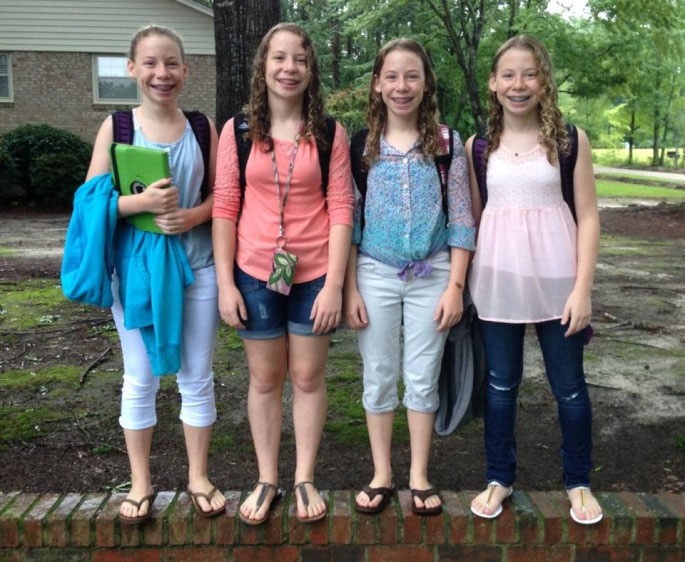 Θυμάστε το βίντεο με τα τετράδυμα; Δείτε πως είναι σήμερα (video) 