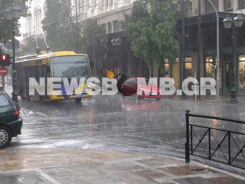 Βροχές και καταιγίδες μέχρι την Πέμπτη! - Πού θα χτυπήσει η κακοκαιρία 