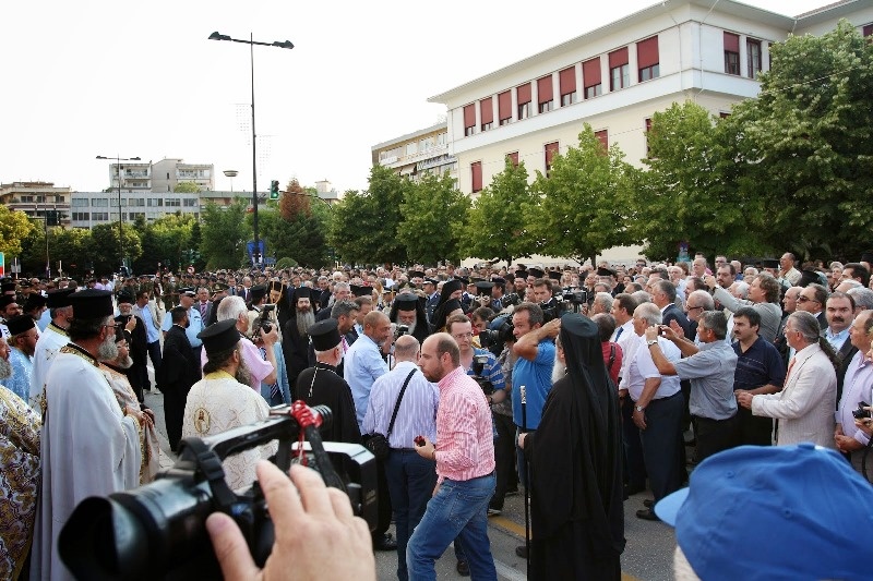 Ιωάννινα: Θερμή υποδοχή για το νέο μητροπολίτη τους (pics)