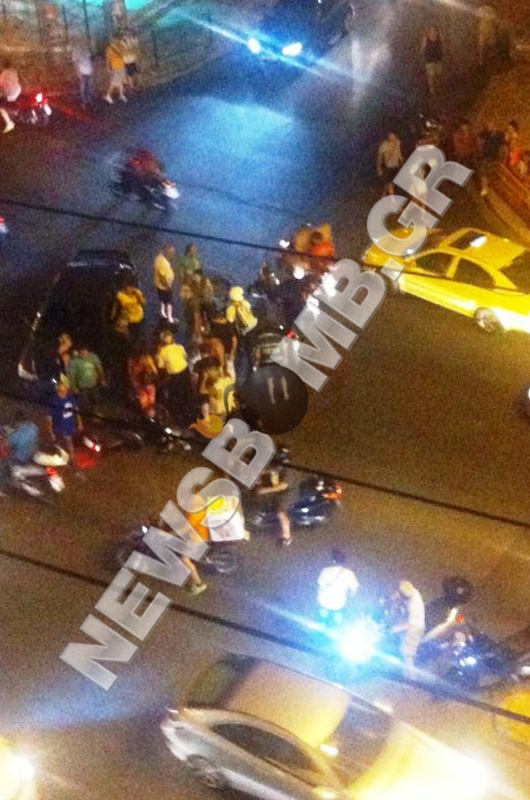 Νεάπολη Νίκαιας: Τροχαίο με τραυματία δικυκλιστή στην Γρ. Λαμπράκη (pics&vid)