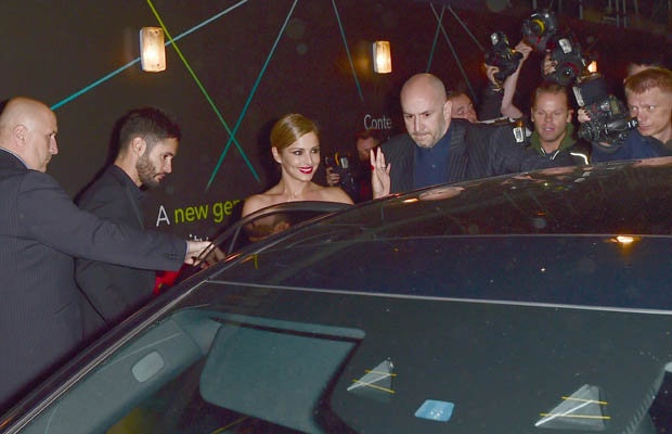 Το γαμήλιο πάρτι της Σέριλ Κόουλ και η αφαίρεση του τατουάζ της!