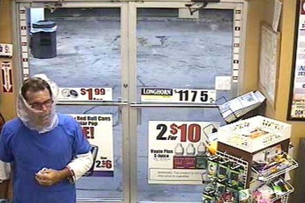 Αυτός ο (γκαφατζής) ληστής έχει αυτοπεποίθηση (pics)