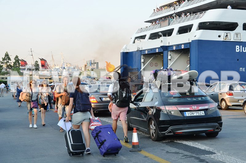 Φεύγουν για τα νησιά οι κάτοικοι της πρωτεύουσας 