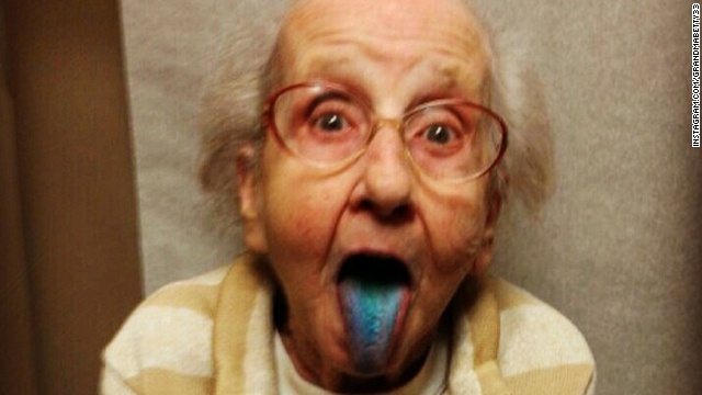 Πέθανε η αγαπημένη γιαγιά του Instagram (pics)