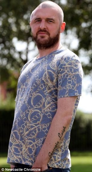 Μπλέχτηκε σε καυγά και έμεινε με μισό... κρανίο! (pics)