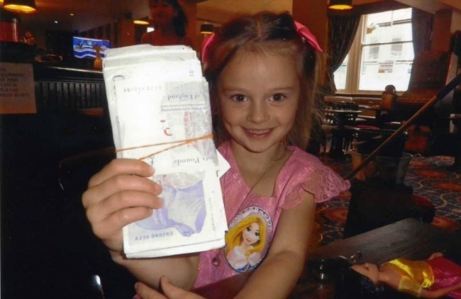 Κοριτσάκι πήγε τον ετοιμοθάνατο πατέρα της στη Disneyland (pics)