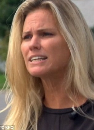 Απίστευτο βίντεο: Η στιγμή που κεραυνός χτυπάει τη μητέρα της