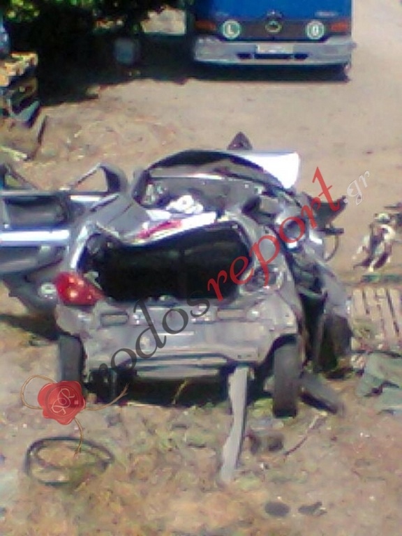 Ρόδος: Τροχαίο με σοβαρά τραυματία στο Μαντρικό (pics)