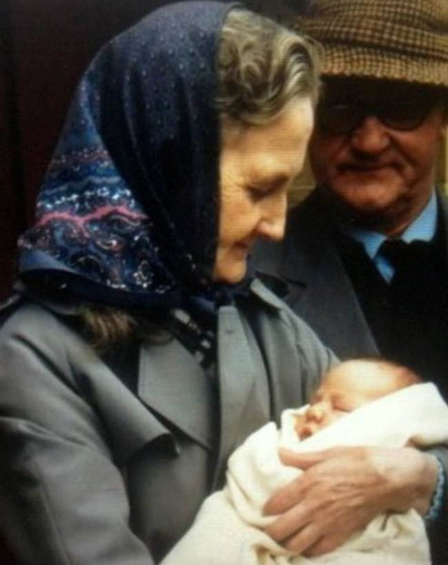 Είδαν την νεκρή γιαγιά τους μέσα στο... ψωμί! (pics)