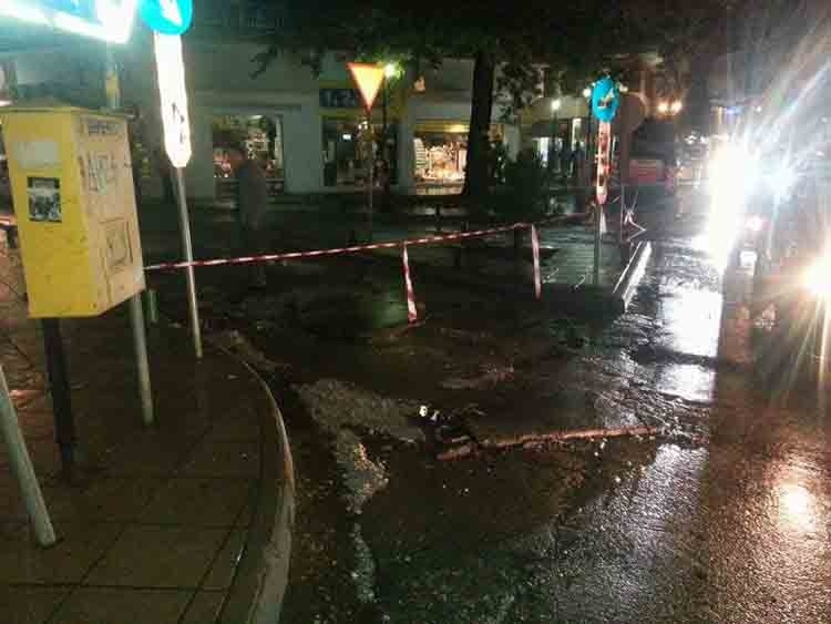 Κοζάνη: Σοβαρά προβλήματα από την καταρρακτώδη βροχή (vid)