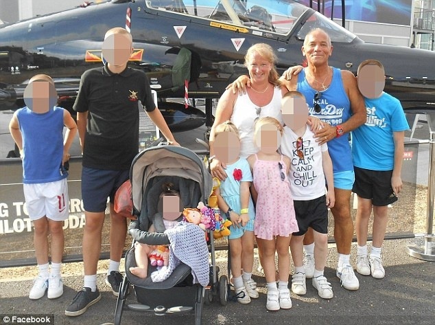 Ο πιο... παραγωγικός πατέρας: Έχει 26 παιδιά με εννέα γυναίκες (pics)