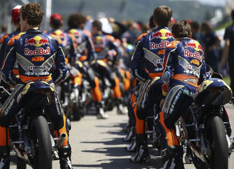 Δύο Έλληνες έφηβοι αναβάτες δοκιμάζονται για το Red Bull MotoGP Rookies Cup 2015!