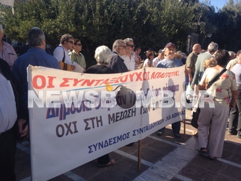 Στους δρόμους (ξανά) οι συνταξιούχοι (pics-vid)