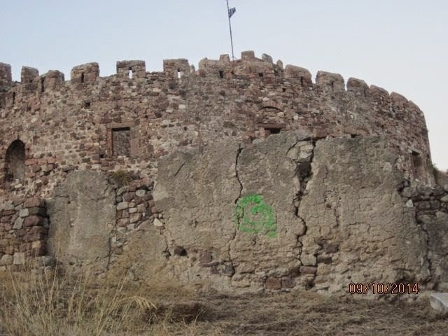 Λέσβος: Συνεχίζονται οι βανδαλισμοί-«ζωγραφιές» στο Κάστρο Μυτιλήνης