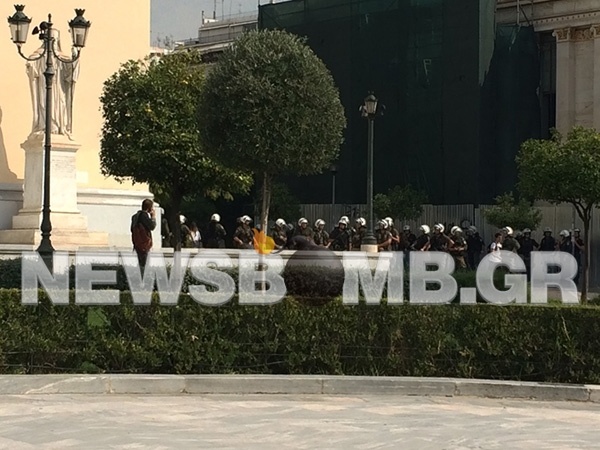 Συγκέντρωση φοιτητών στα Προπύλαια