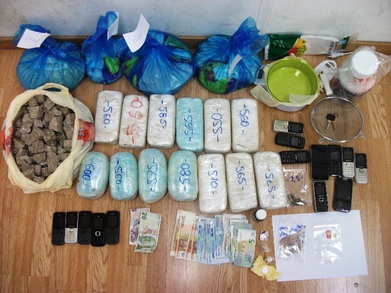 Σύλληψη μελών σπείρας που εισήγαγε μεγάλες ποσότητες ναρκωτικών (pics)