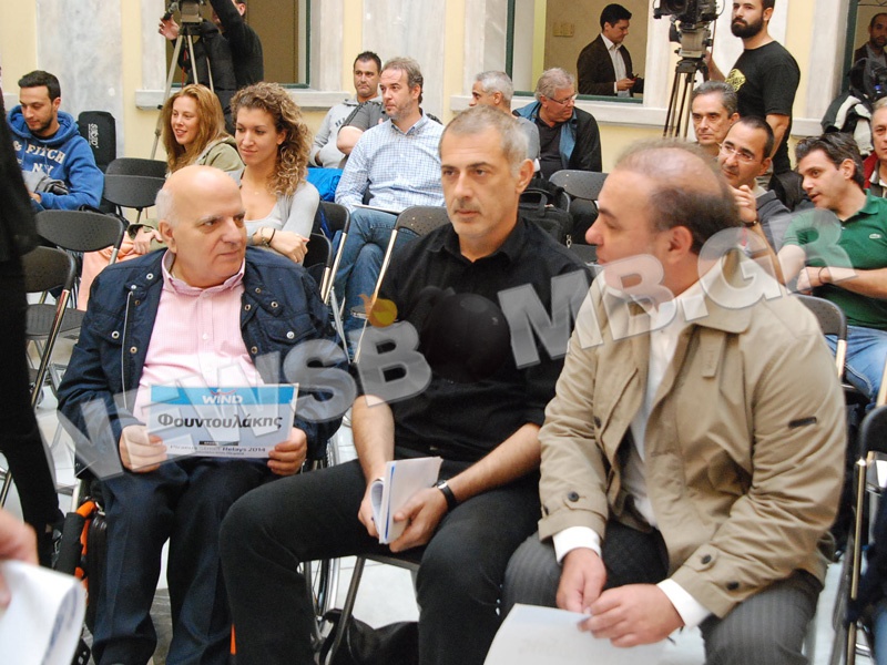 Piraeus Street Relays: Η σκυτάλη στον Πειραιά (videos + photos)