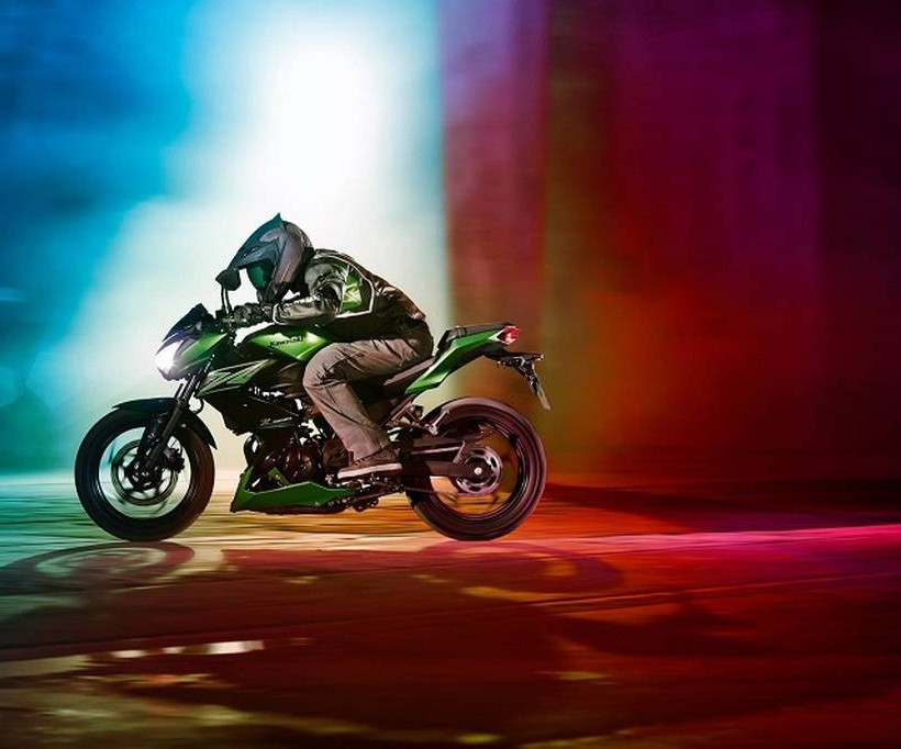 Kawasaki:  Z250SL το νέο Supernaked 