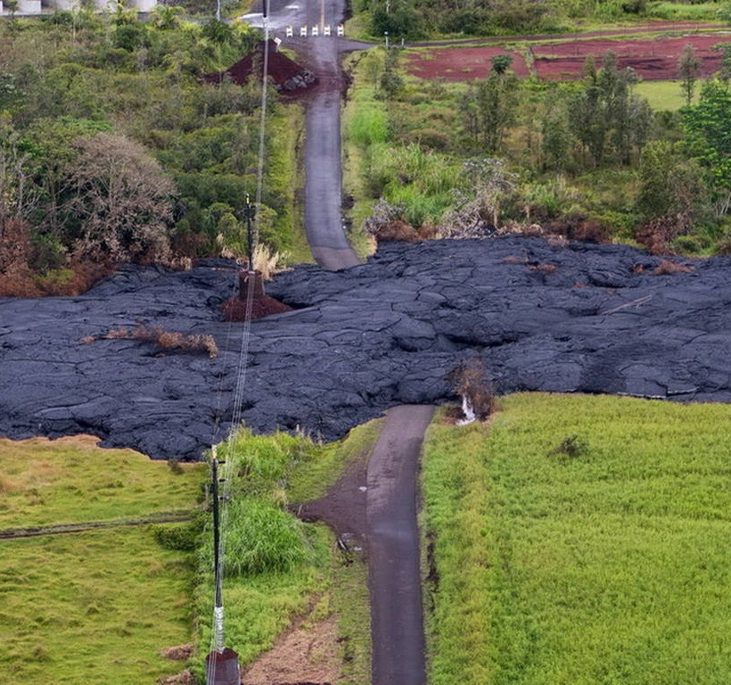 Χαβάη: Λάβα ηφαιστείου κατέστρεψε ένα σπίτι (pics+vid)