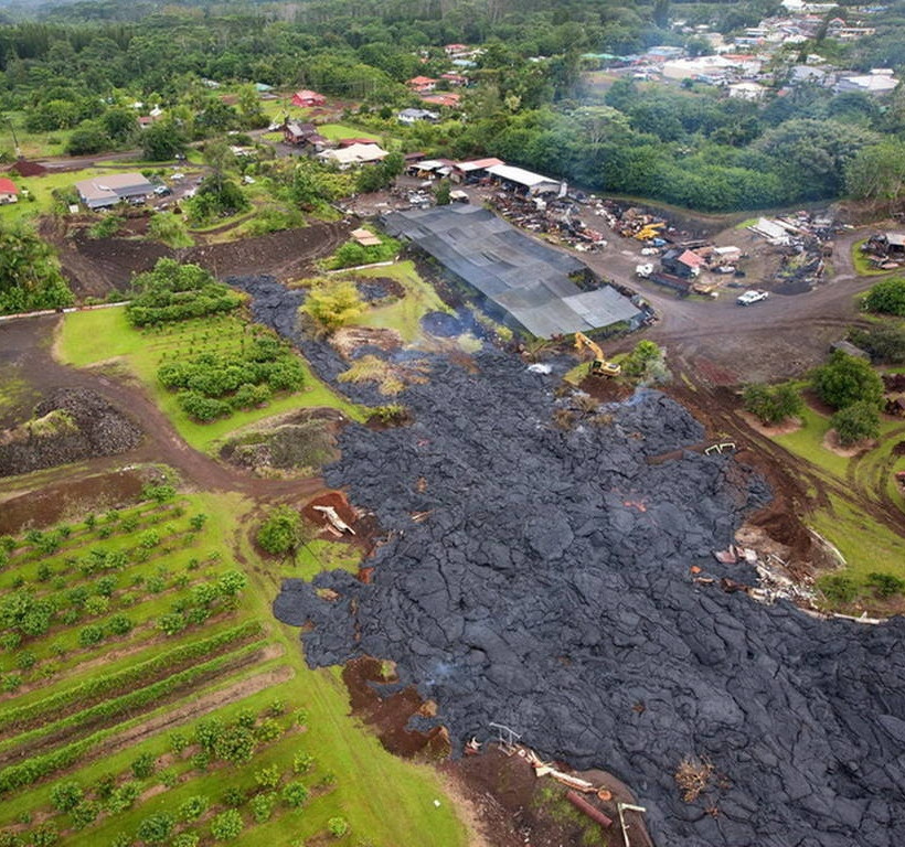 Χαβάη: Λάβα ηφαιστείου κατέστρεψε ένα σπίτι (pics+vid)
