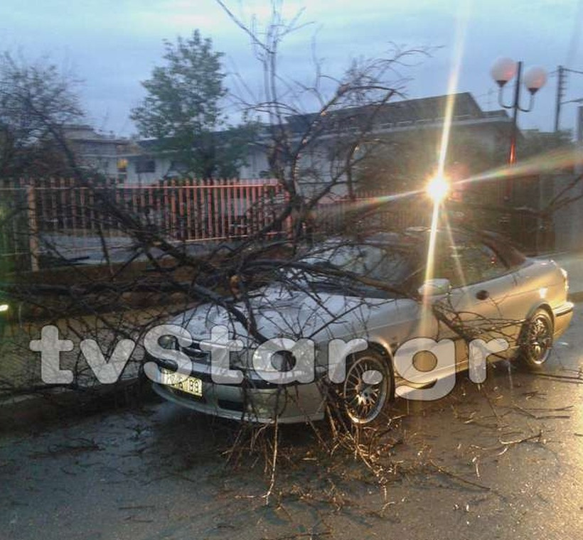 Προβλήματα από την κακοκαιρία στη Λαμία (Pics&Vids)