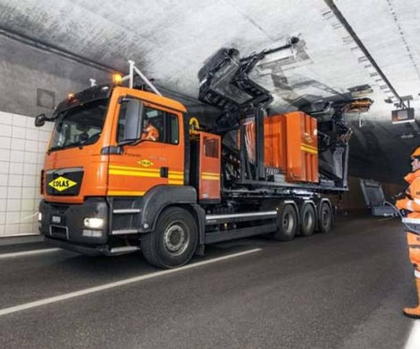 Δεν θα πιστεύετε τι όχημα καθαρίζει τα τούνελ (pics)