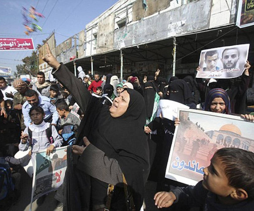 Με γλυκά και πυροτεχνήματα πανηγύρισαν το μακελειό στη Γάζα!