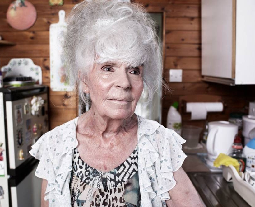 Βρετανία: Το «μυστικό» χωριό των γυμνιστών (pics)