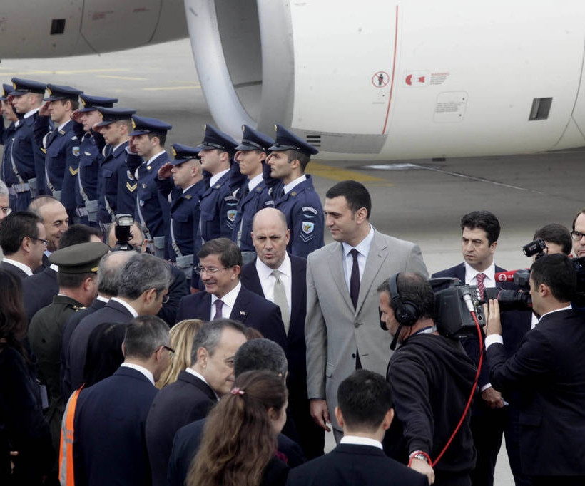 Παπούλιας σε Νταβούτογλου: Να είμαστε καλοί γείτονες (vid)