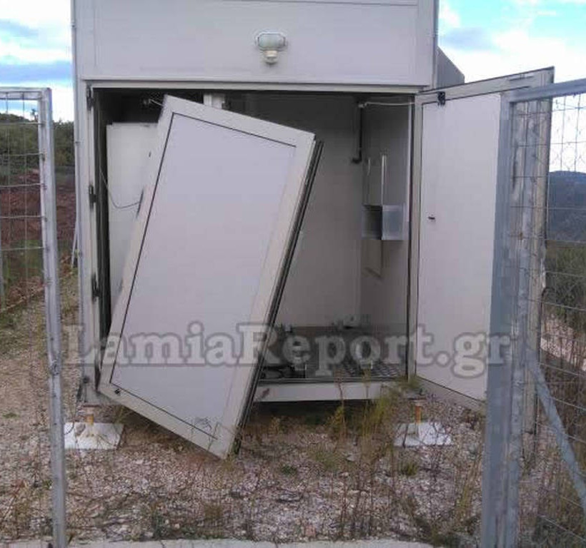 Επεισοδιακή καταδίωξη κλεφτών -  Έπεσαν σε χαντάκι (Pics)