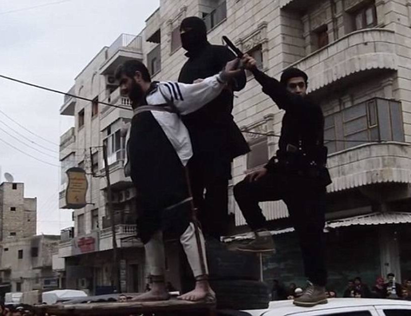 Φρίκη: Τζιχαντιστές σταυρώνουν και ακρωτηριάζουν «ενόχους»