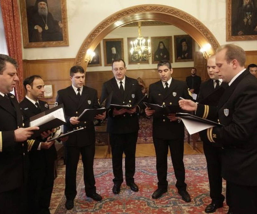 Η χορωδία του Λ.Σ. έψαλε τα κάλαντα στον Αρχιεπίσκοπο