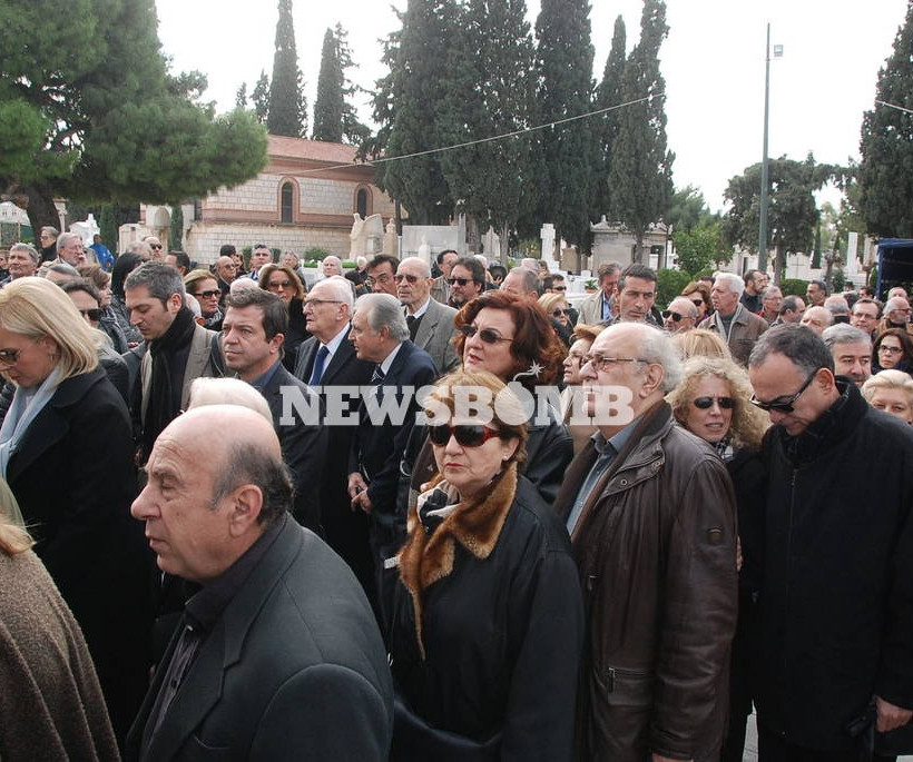 Συγκίνηση στο τελευταίο «αντίο» του Φυντανίδη