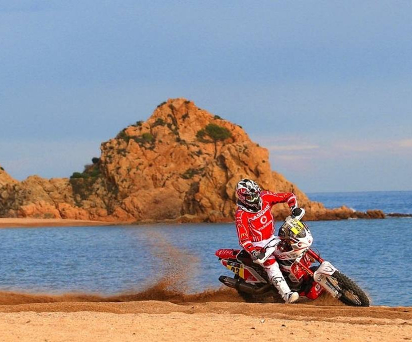 Ο Gerard Farres οδηγεί την EC 450