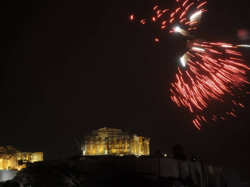 Έτσι υποδέχτηκε η Αθήνα το 2015 (pics)
