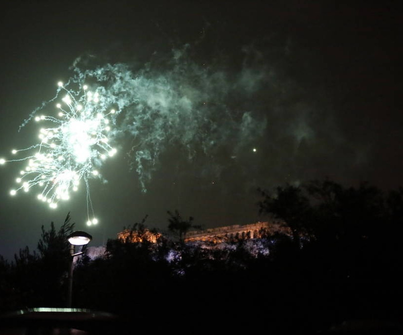 Έτσι υποδέχτηκε η Αθήνα το 2015 (pics)