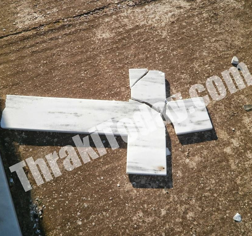 Καιρός: Εικόνες καταστροφής από το νεκροταφείο της Ξάνθης λόγω ανέμων