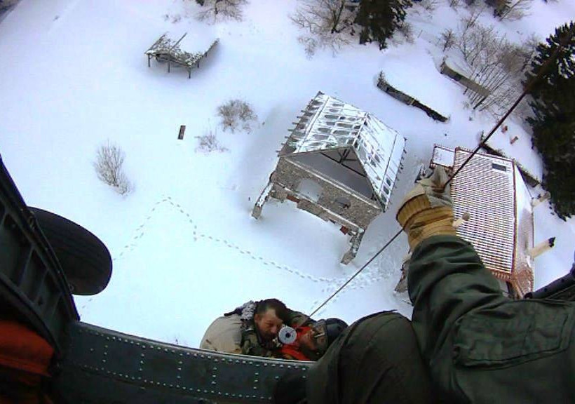 Διάσωση εγκλωβισμένων από το ΠΝ στο όρος Δίρφυ (Pics)