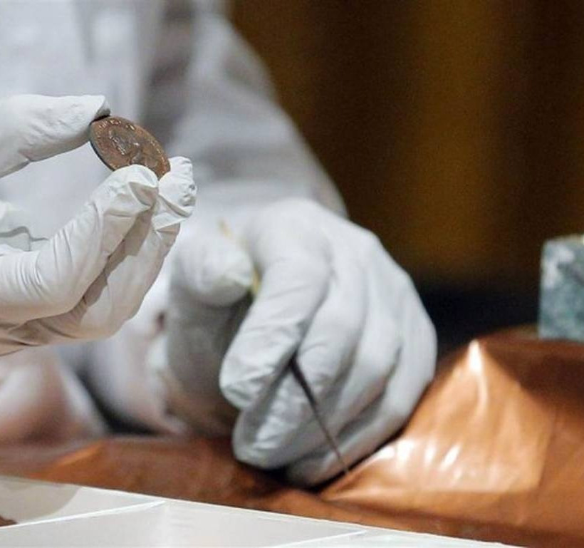 ΗΠΑ: Άνοιξαν «χρονοκάψουλα» 220 ετών (photos)