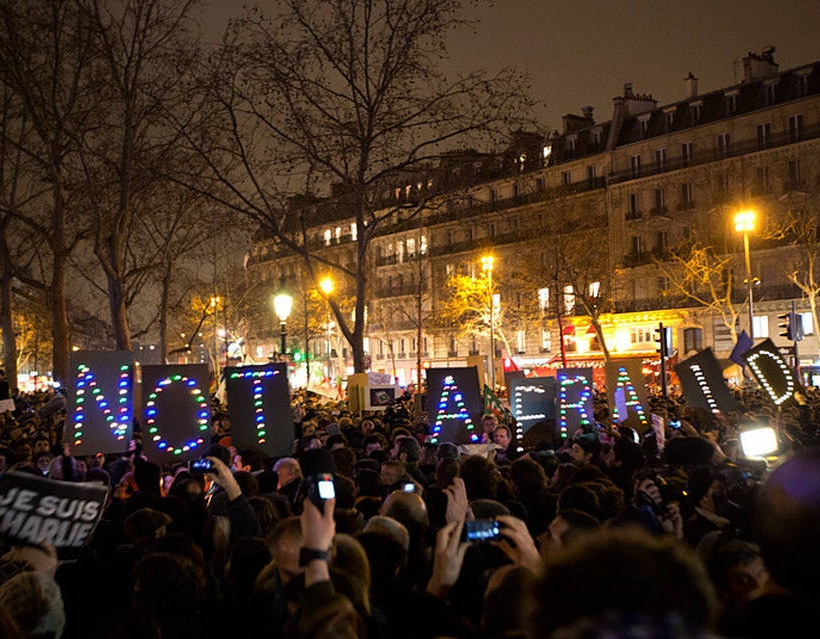H Γαλλία στο στόχαστρο των τρομοκρατών και ένας λαός σε κατάσταση σοκ (pics)