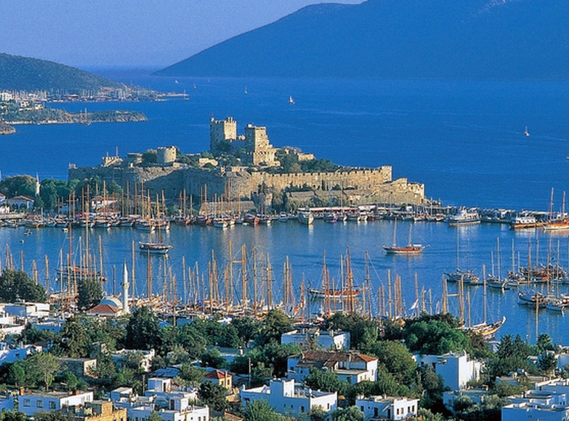 Με ιστιοπλοϊκό στη Μεσόγειο