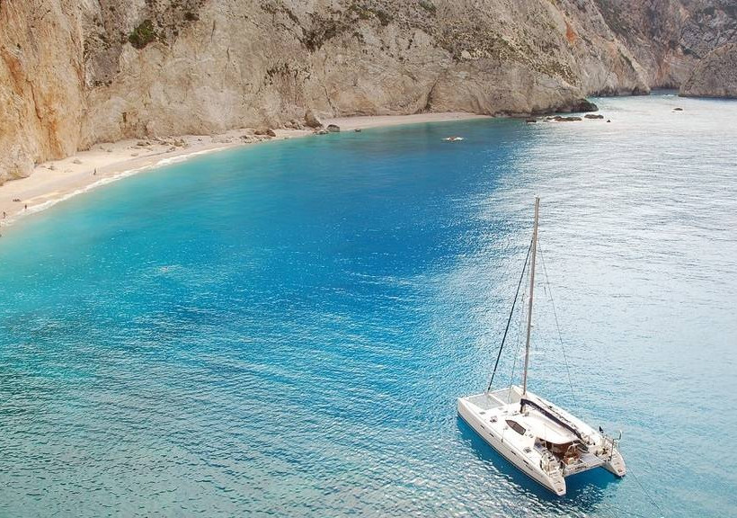 Με ιστιοπλοϊκό στη Μεσόγειο