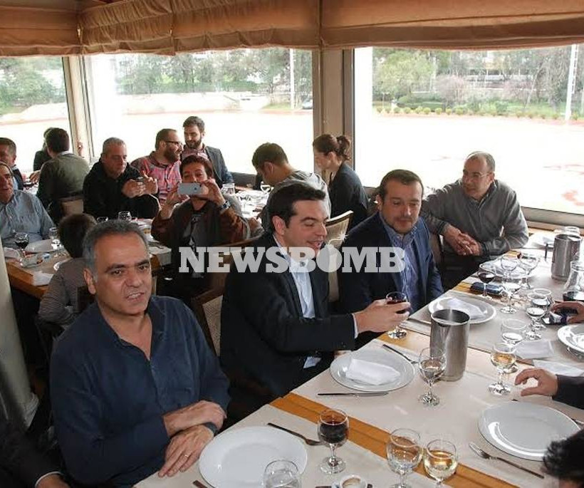 Εκλογές: Με κρασί και χαμόγελα έκλεισε την προεκλογική εκστρατεία ο Αλ. Τσίπρας